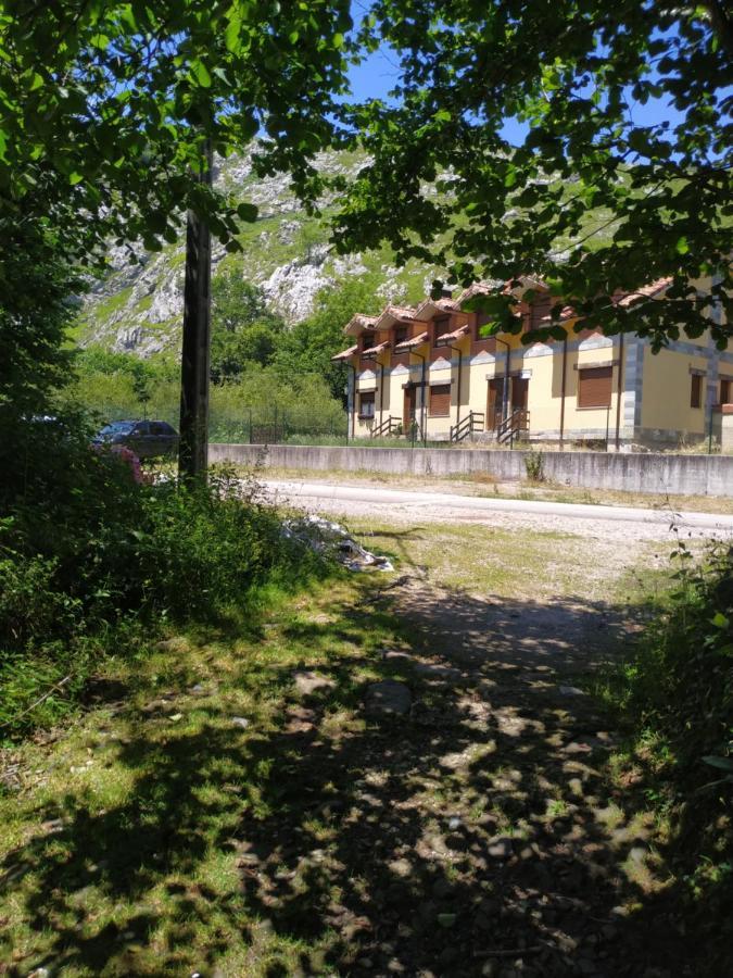 Casa en Valles Pasiegos La Toba  Bagian luar foto